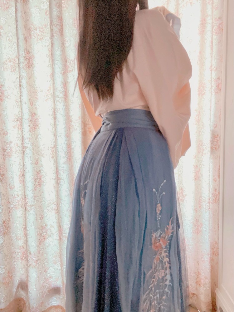 巴-广东省·珠海市·香洲区-抖音 微博 ***-买家秀 逛逛 寄拍 送拍都可 汉服 jk制服 辣妹装都OK