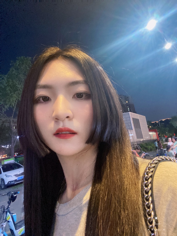 张和珍君-陕西省·西安市·长安区-抖音 *** 美图秀秀 -我的爱好是 穿衣搭配 跳舞 看书 ,身高167 体重100斤 ,对抖音和***短视频很有兴趣,致力于打造个人ip,接寄拍哦。😝