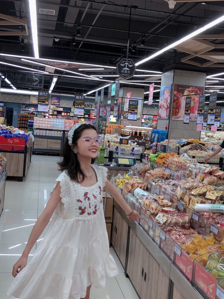 发呆的水蜜桃~-江苏省·南通市·通州区--寄拍模特,会摆pose,修图。身高152cm,体重39kg。