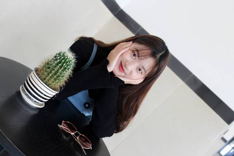 陈燕-四川省·成都市·武侯区--喜欢拍照,擅长修图,接女装,鞋包,首饰,化妆品的寄拍送拍,有过买手经历,熟悉买家秀产出过程,tb的5钻买家