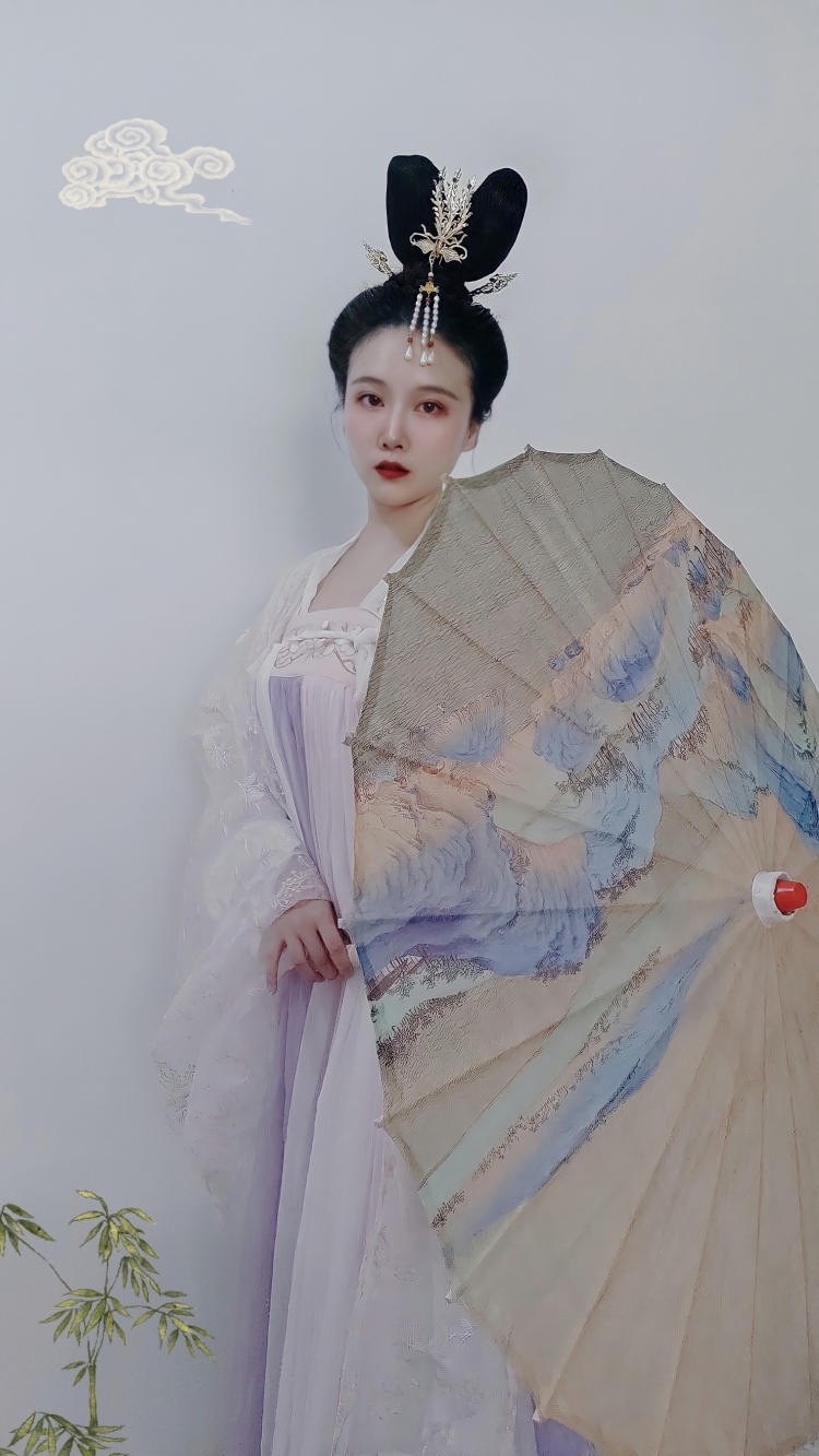 狐仙卿卿-湖北省·武汉市·江岸区-朋友圈,微博,抖音-平时喜欢拍照,主要类型有小清新、汉服等,除了太性感的不接受,其他的都可以。会跳古典舞,想做汉服模特或者网店模特,也可以做买家秀,寄拍等
