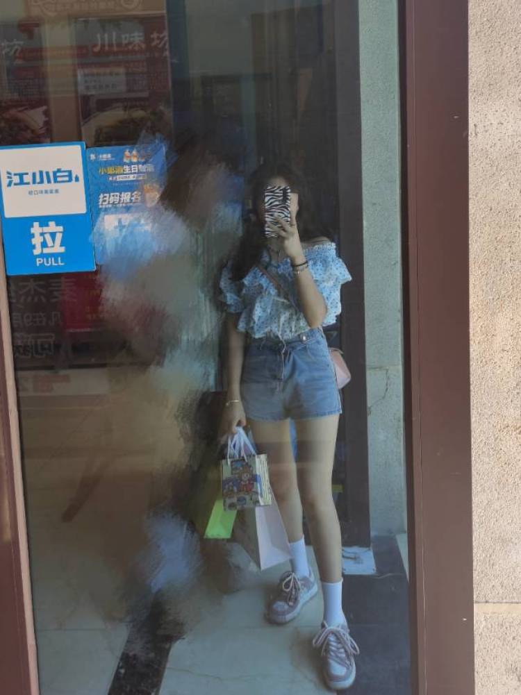 邹小黑-四川省·资阳市·乐至县-抖音 微博 *** 快手 -162cm 47kg 在校大学生 接寄拍 会p图
风格不限 欢迎联系