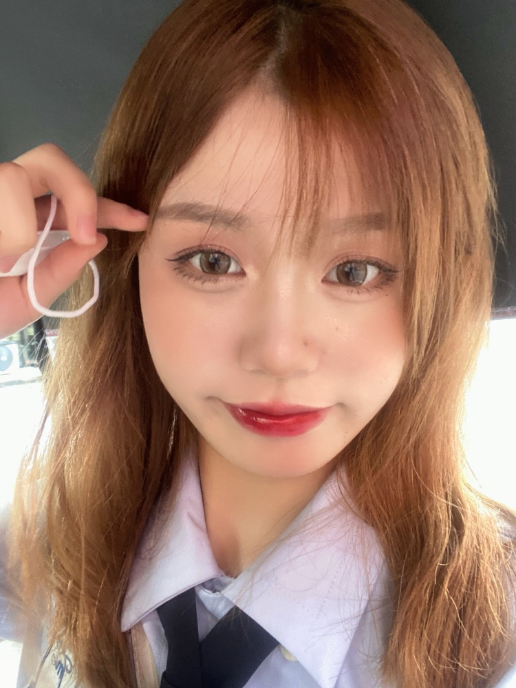 One-河南省·信阳市·浉河区-抖音***-音乐专业,爱化妆,会p图,喜欢拍短视频,喜欢搭配服装,可接美妆类产品