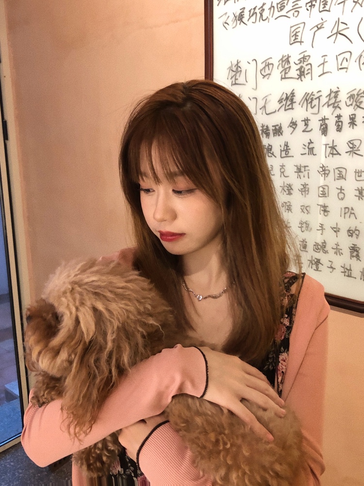One-河南省·信阳市·浉河区-抖音***-音乐专业,爱化妆,会p图,喜欢拍短视频,喜欢搭配服装,可接美妆类产品