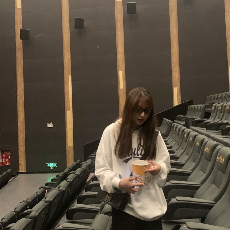 可甜依-河南省·郑州市·金水区--160小个子女生喜欢穿搭,懂得搭配技巧,会拍照,会修图,可以进行文字编辑