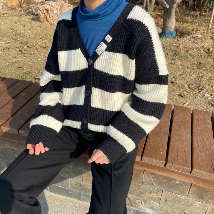 可甜依-河南省·郑州市·金水区--160小个子女生喜欢穿搭,懂得搭配技巧,会拍照,会修图,可以进行文字编辑