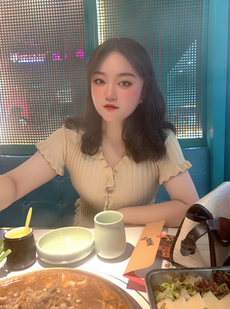 Cheng.-江苏省·南京市·江宁区-抖音,微博,快手,***-平时无聊运营一些媒体平台,可以一点点的视频剪辑,拍vlgo视频等,平时也是喜欢拍照p图,可以做网拍,开箱测评,买家秀和一个文案推广等等