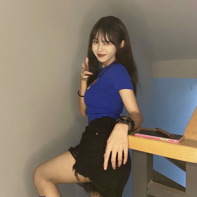 芝士-广东省·广州市·天河区-抖音｜***｜微博-可接寄拍送拍。会修图，主要软件于***、微博、抖音，软件粉丝数加起来上千。有过寄拍送拍的经验，喜欢拍照穿搭。