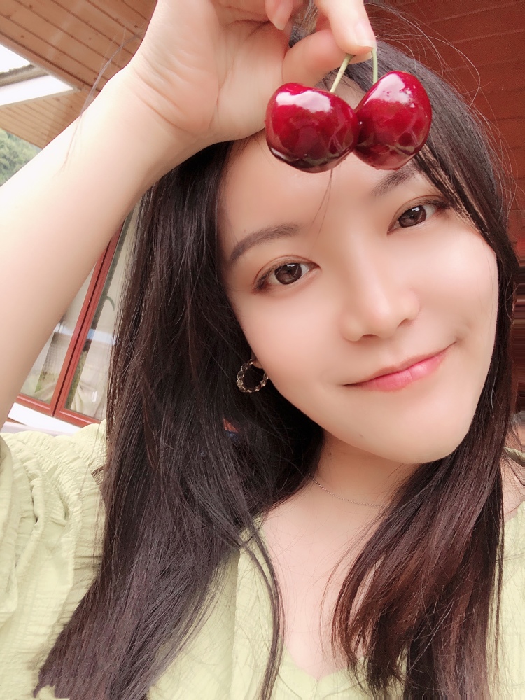 💋顔汐🦋-四川省·成都市·双流区-*** 抖音 快手-全职全力以赴，有大把的时间和精力去完成每个任务，出片快且有质量！爱好拍摄，无论拍照还是视频均可自行后期。在未认真运营的***粉丝2910，抖音890。可网拍，寄拍，推广！可尝试各种风格！