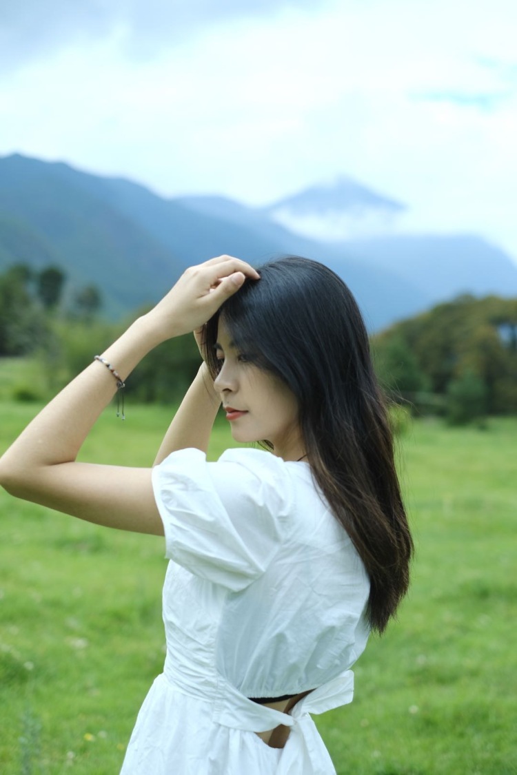 美女-云南省·丽江市·古城区-抖音，快手，***-身高171cm
体重53kg
很喜欢拍照
可以接寄拍哦
需要可以联系