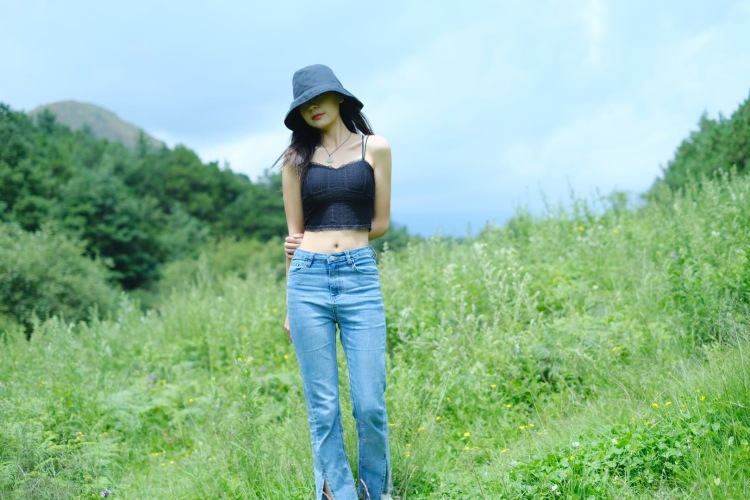 美女-云南省·丽江市·古城区-抖音，快手，***-身高171cm
体重53kg
很喜欢拍照
可以接寄拍哦
需要可以联系