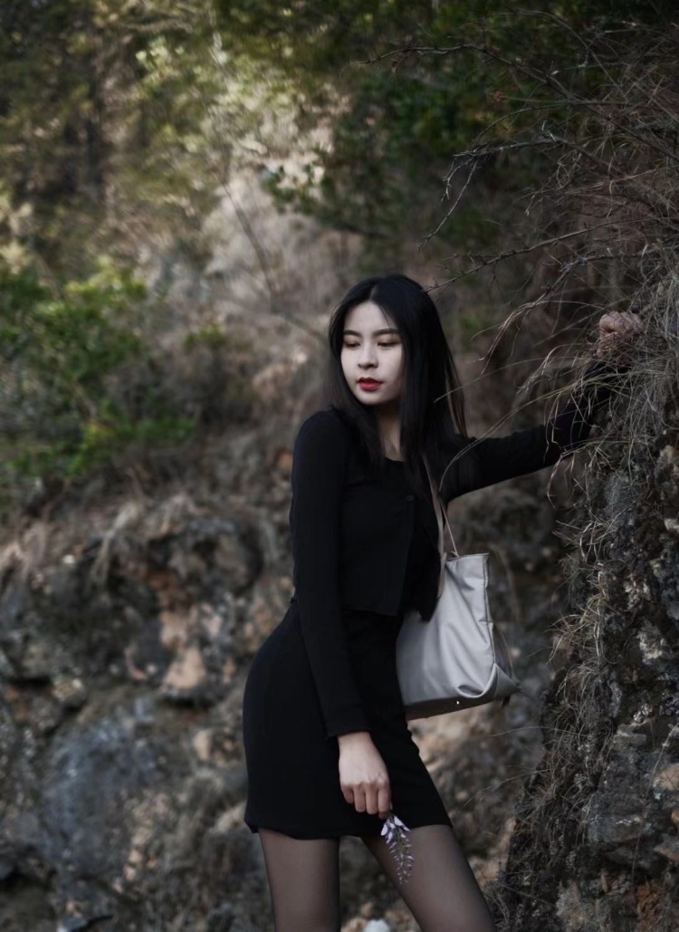 美女-云南省·丽江市·古城区-抖音,快手,***-身高171cm
体重53kg
很喜欢拍照
可以接寄拍哦
需要可以联系