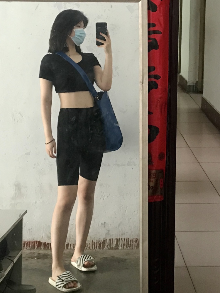 泡面加芋头-河南省·郑州市·新郑市--学生一枚.有健身的习惯.170cm.58kg.39码
暂时对镜拍居多.如有需要也可他拍.会p图
服装.鞋子.首饰都可以拍
抖音有200+的粉丝
可带货.也可平面模特兼职
为更好展示.如下四张为原图.
