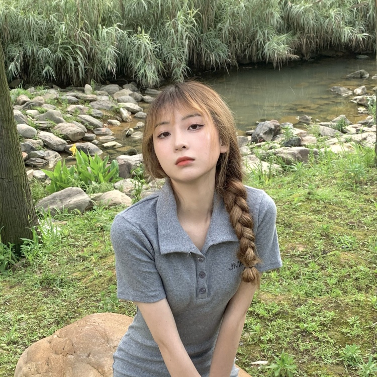啵-湖南省·怀化市·芷江侗族自治县--大家好!我是啵
喜欢拍照
喜欢化妆
可以尝试各种穿搭
可以寄拍
身高161
体重44