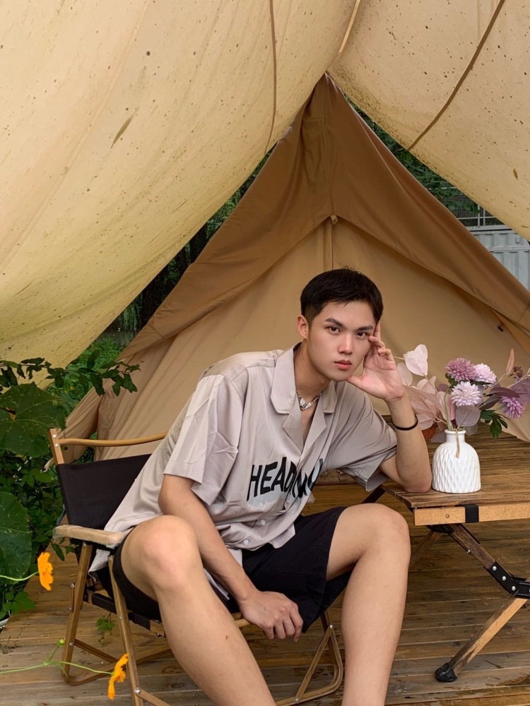Alfie-上海市·上海市·黄浦区-微博 ***-唱歌 绘画都OK的,平时喜欢拍拍照,探店,也会p一p图,想尝试一些寄拍或者淘宝模特