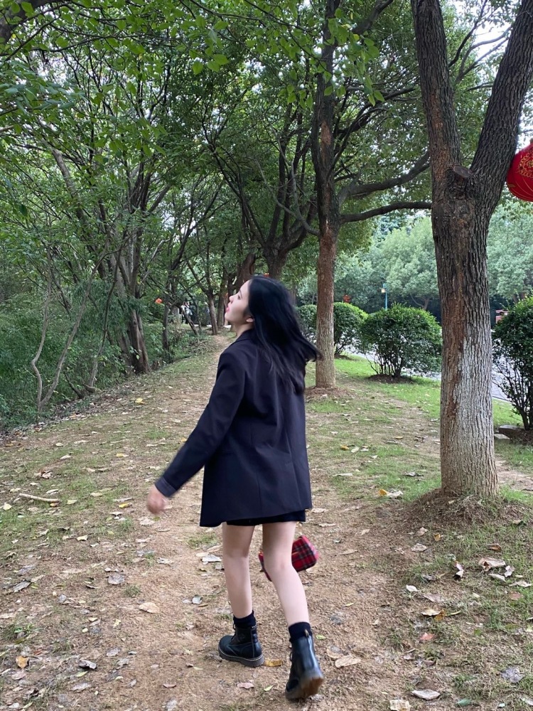 岁岁-江苏省·南京市·江宁区-抖音微博***-接寄拍,衣服饰品化妆品美瞳包包都接!也可接摄影师约拍!也接tb买家秀