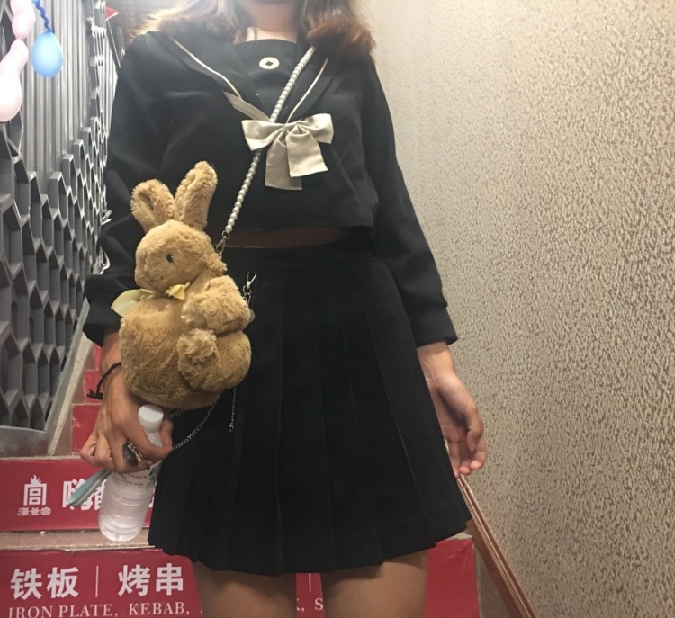 小杨-云南省·德宏傣族景颇族自治州·瑞丽市--p图能力优秀 出图快 风格多 可接各类商品 衣服 包包or化妆品使用效果打卡 可塑性强