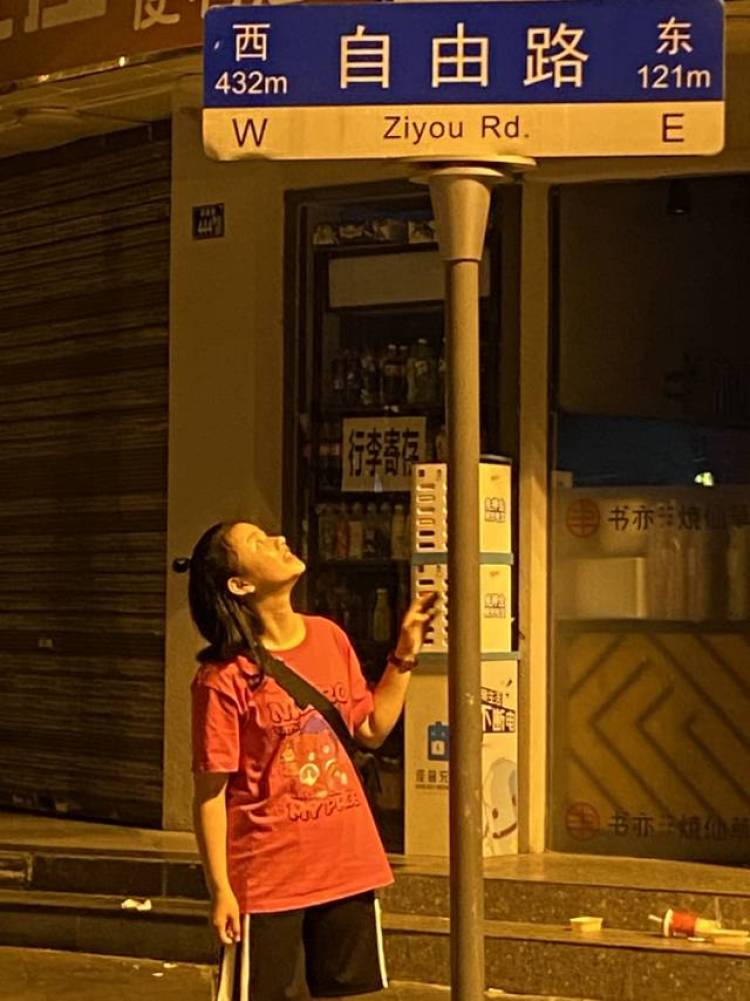 在努力的玛卡巴卡-湖北省·武汉市·洪山区--寄拍、买家秀,风格多变,有多方平台账号可发布,会修图,视频开箱测评也可以,身高162