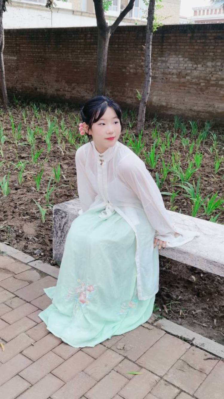 姐就是女王-河北省·廊坊市·广阳区--新人新人价格可以协商
身高160体重110
接寄拍衣服首饰都可以没要求
汉服 古风 日系 jk 复古…
会拍照会搭配会修图
很好说话!
