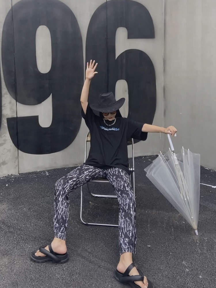 佳敏又花钱了-山东省·青岛市·胶州市-抖音|微博|***|快手-一名退役民航人
爱好服装搭配 探店打卡 美妆护肤
以上说的都可以接单
追求完美
出图高级
不满意可协商