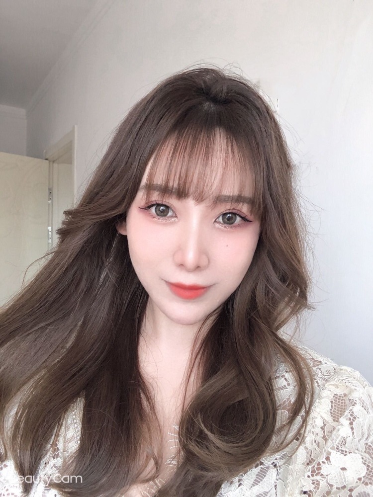Vivian 😈-北京市·北京市·东城区--身高161体重45kg
可约寄拍~可拍饰品、服装、美瞳、鞋帽、发饰等