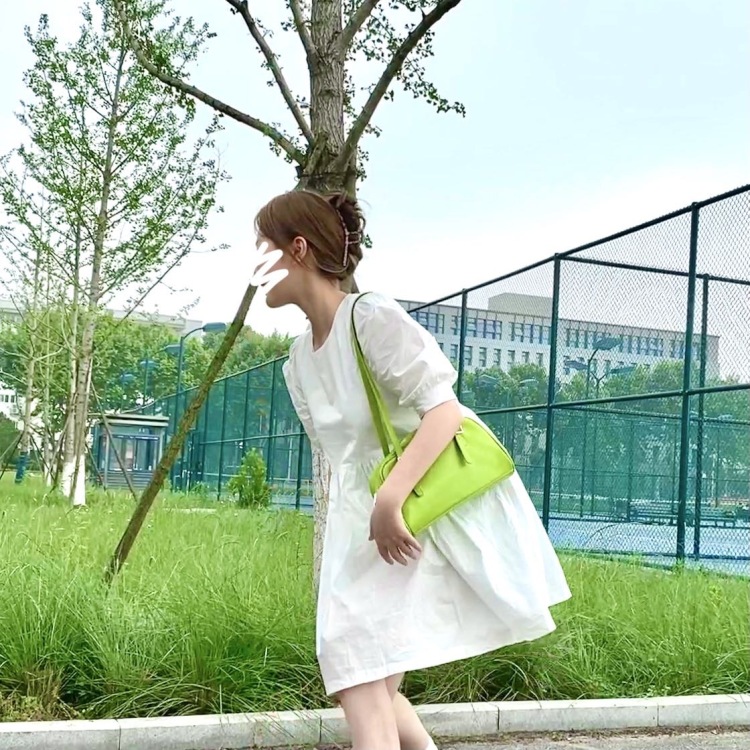 关内-江苏省·泰州市·海陵区-抖音 微博 ***-①大三学生 21岁 身高171cm 体重124斤 身材匀称标准 喜欢拍照,唱歌,声音nice!
暑假兼职 接寄拍任何风格都可以驾驭(清新 日系 古风 日常 韩系)
②在***发布内容有1000+的点