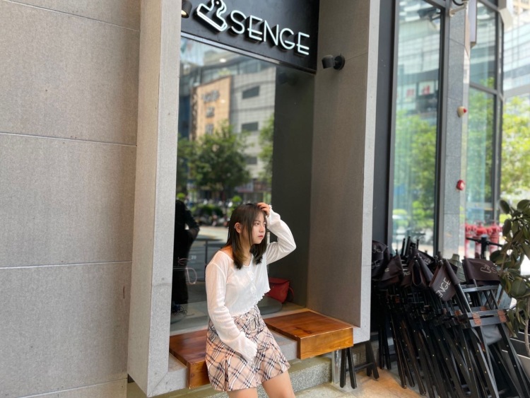 装-辽宁省·大连市·甘井子区-微博|***|微信|ins-可盐可甜,小个子,萌妹身高,以下图片为苹果原相机拍摄,擅长公众号平台运营,公众号推送制作,较熟练使用秀米编辑器,平常多摄影,喜欢拍照,会修图,有较好审美水平