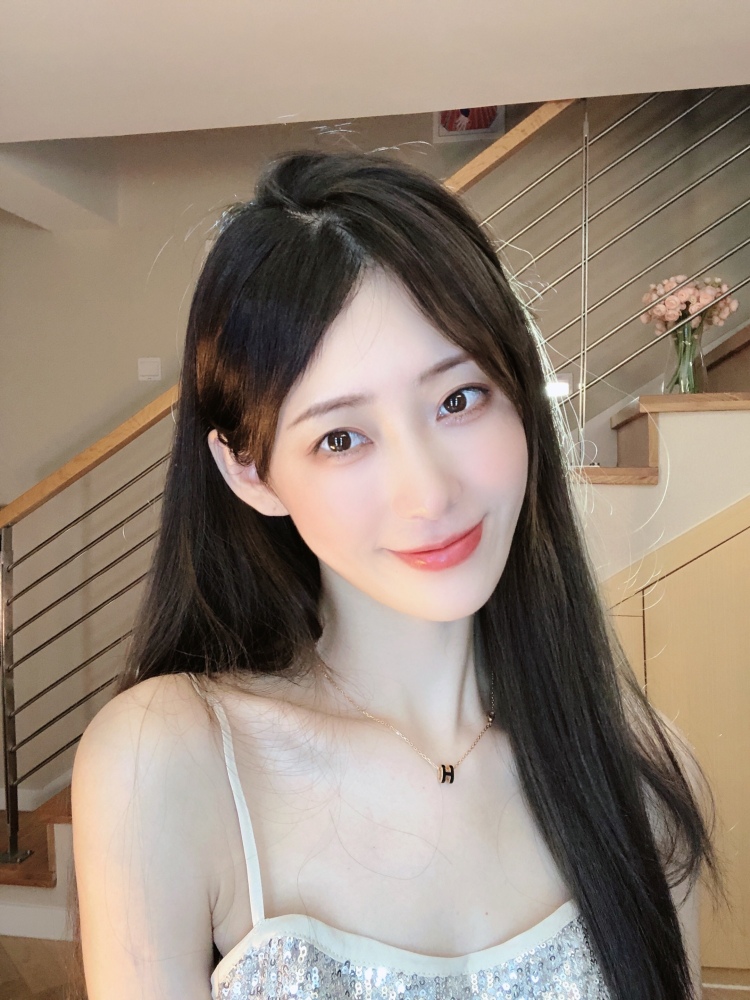 冰糖晴子-浙江省·杭州市·萧山区-抖音 | 快手-短视频创作，颜值类网红达人，全平台191万粉，目前开始做生活号种草