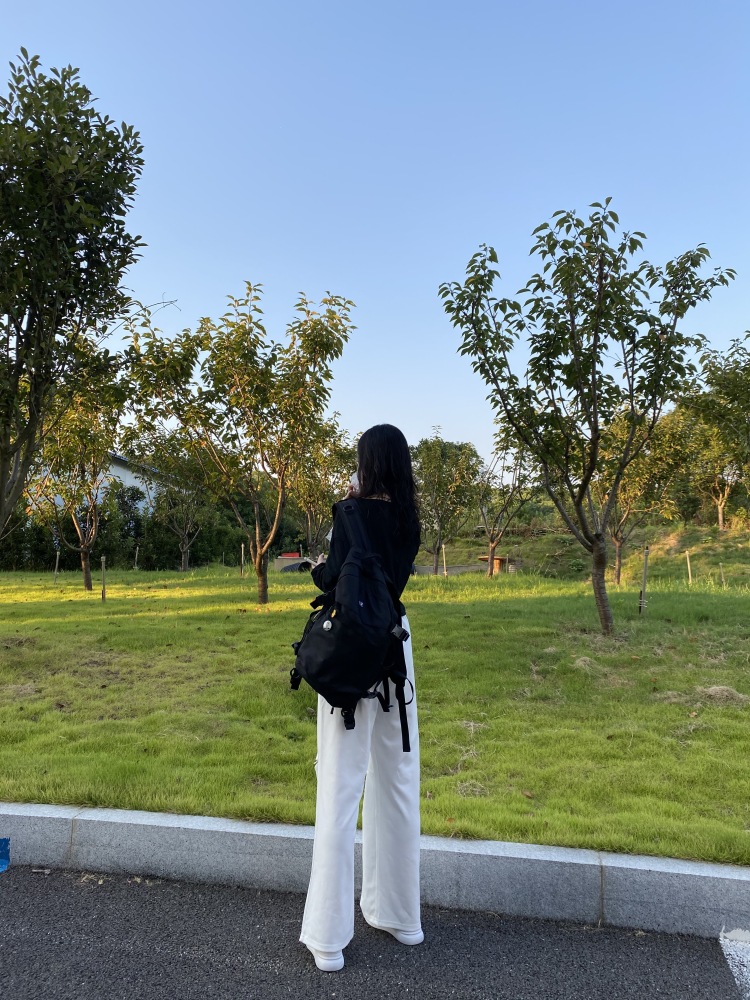 肖静-北京市·北京市·东城区-***-出片快,不拖
擅长买家秀,照片真实且亮眼
就读航空专业
(只是想为商家生意兴隆尽自己的一份力)