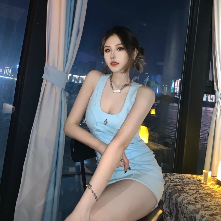 7inkg-湖南省·长沙市·岳麓区-抖音/微博/ins-会搭配 会摆pose 对自己照片要求严格 会精修!化妆技术👍🏻 服饰 化妆品护肤品买卖家秀都🉑 风格可适当按要求改