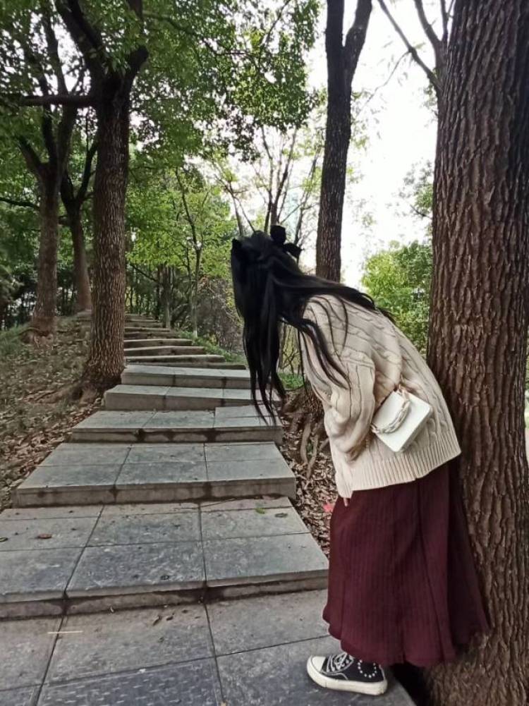 玥子-湖北省·省直辖县级行政区划·仙桃市-抖音-学生, 非常喜欢拍照📸,分享日常, 身高155, 体重85。