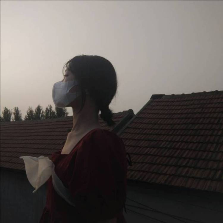 夜雨 せ🌚-山东省·临沂市·蒙阴县-快手，抖音-身材还好，会p图，剪辑视频，会拍照，相貌不上镜，会努力，学生党