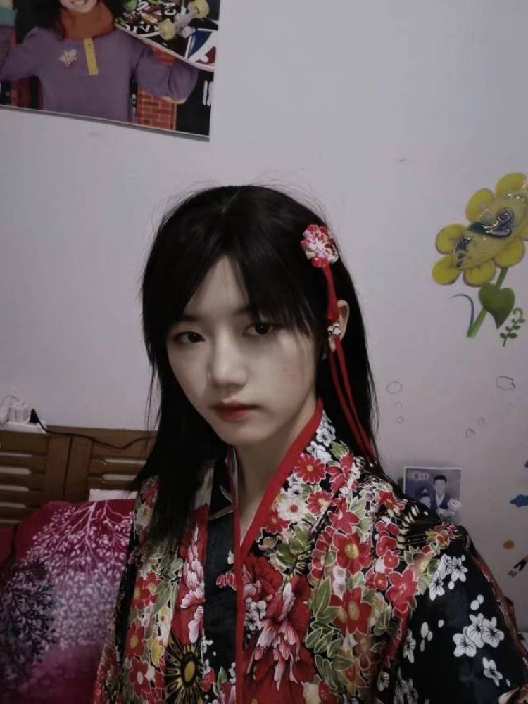 晞冉-湖北省·黄冈市·黄梅县-美图秀秀-年龄:19
身高体重170 110
发型:少年感短发
风格百变
寄拍、送拍都可以性别不卡死(假发、服饰、美瞳)
会自拍,P图自然
学习能力快,领悟强,塑造空间
刚上路小赚,提高经验值