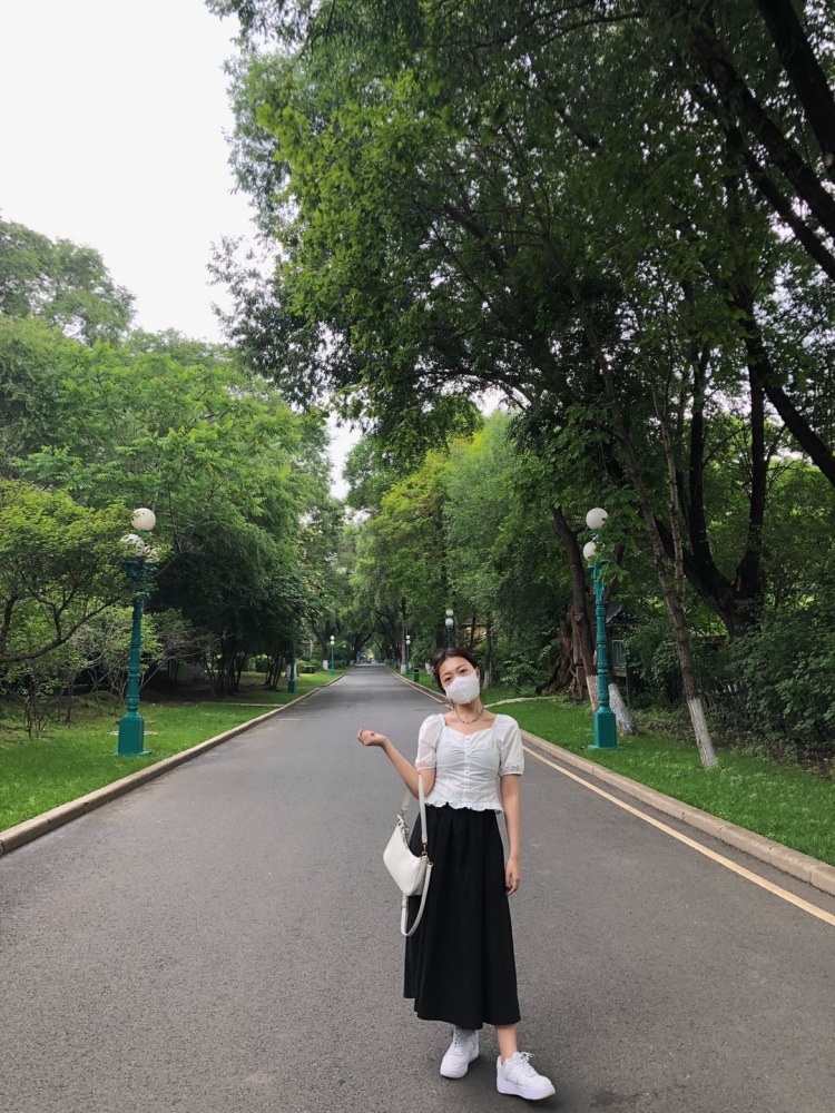 佳寧n --黑龙江省·绥化市·兰西县-快手***抖音-接 饰品 美瞳 服装包包等【买家秀】和【卖家秀】寄拍  超级喜欢拍照 p图 效率高 事还少 好说话