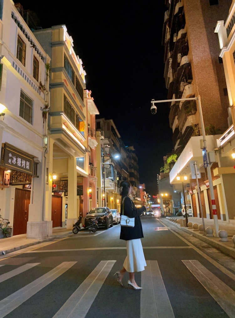 Ambition-广东省·江门市·台山市--喜欢拍照,喜欢修图,喜欢玩游戏,时间充足,好说话,身高162,体重105斤,