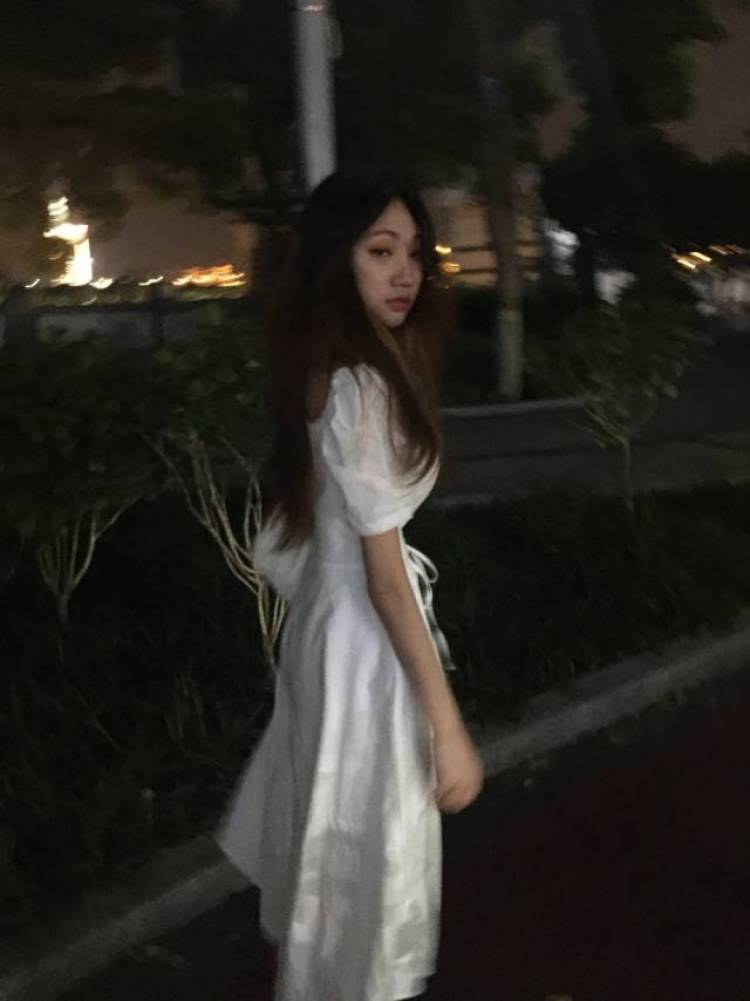 张晗睡不着-湖南省·长沙市·天心区-抖音,快手-会化妆,会拍照,会p图,接寄拍,如果可以下午也可以约拍,晚上八点要直播。