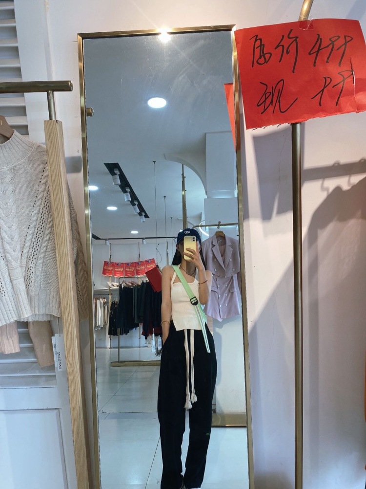 小陳--河南省·商丘市·梁园区--逛淘宝爱种草 169体重93 所有照片均为原相机拍摄 接寄拍 来找我吧