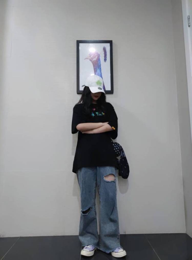 绝对快樂-江苏省·苏州市·常熟市-抖音,快手-身高160 体重57微胖女生,喜欢化妆和拍照,平时玩抖音和快手,想接寄拍,保证大家喜欢(⸝⸝•‧̫•⸝⸝)