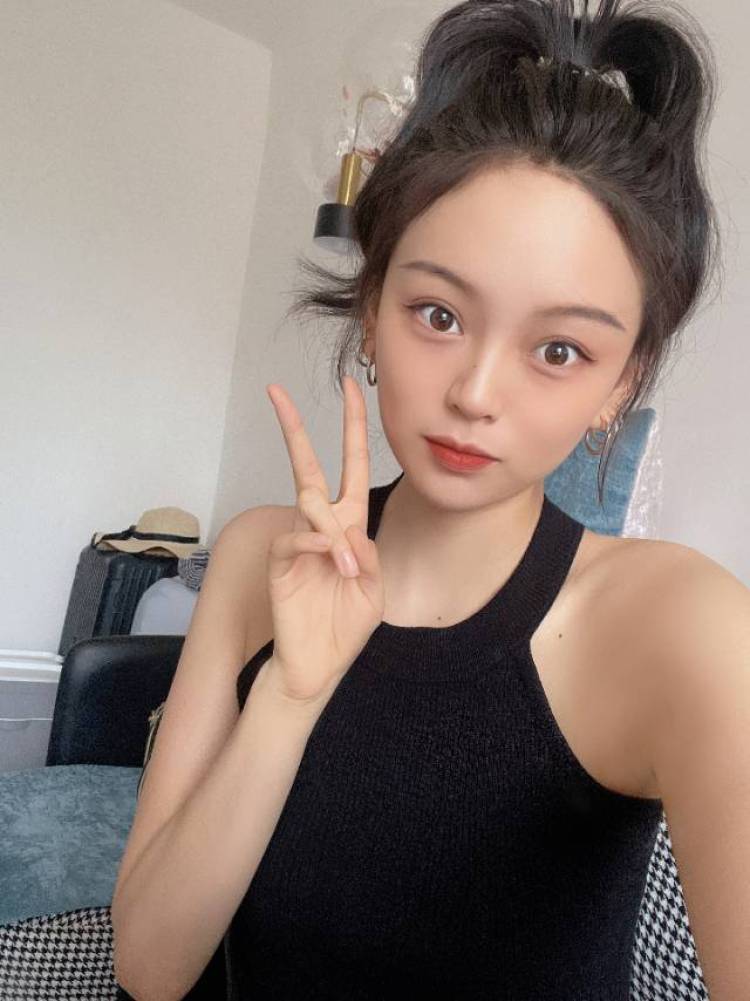 alike-黑龙江省·佳木斯市·向阳区--日常特别喜欢网购买东西 服装 帽子 小饰品 最喜欢 买买买 拍拍拍 接寄拍 送拍 等 以下为日常自拍图 也可全身他拍图 身高166 体重100斤左右 图片真实 认真对待 希望与您取得合作