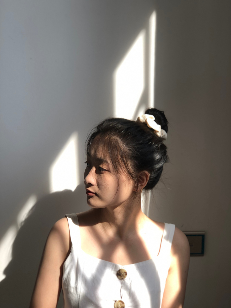 Liu夢婷-广西壮族自治区·南宁市·西乡塘区--学艺术,喜欢唱歌画画拍照,会PS,懂修图,会穿搭。善于沟通。接日常的穿搭也包括鞋子包包小首饰等网拍,平时主要为甜美风小香风御姐风也可🉑,不接太暴露的,希望有机会可以合作💭💭谢谢