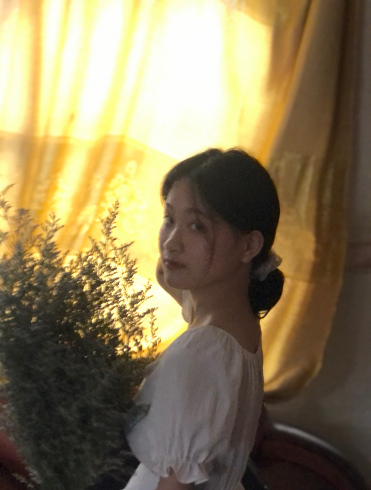 Liu夢婷-广西壮族自治区·南宁市·西乡塘区--学艺术,喜欢唱歌画画拍照,会PS,懂修图,会穿搭。善于沟通。接日常的穿搭也包括鞋子包包小首饰等网拍,平时主要为甜美风小香风御姐风也可🉑,不接太暴露的,希望有机会可以合作💭💭谢谢