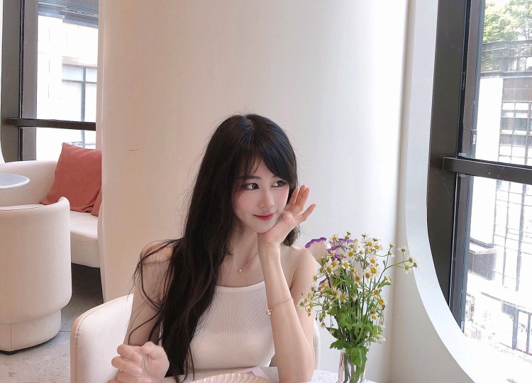 Irenebabe🐰-重庆市·重庆市·江北区-*** 微博-素人模特,167 44Kg,做过主播
接寄拍 探店打卡 自己会处理好图片