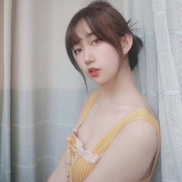 E.T-贵州省·贵阳市·南明区-抖音 ***-寄拍模特 可寄拍衣服 美瞳 手链 耳环 项链
可接单网拍模特