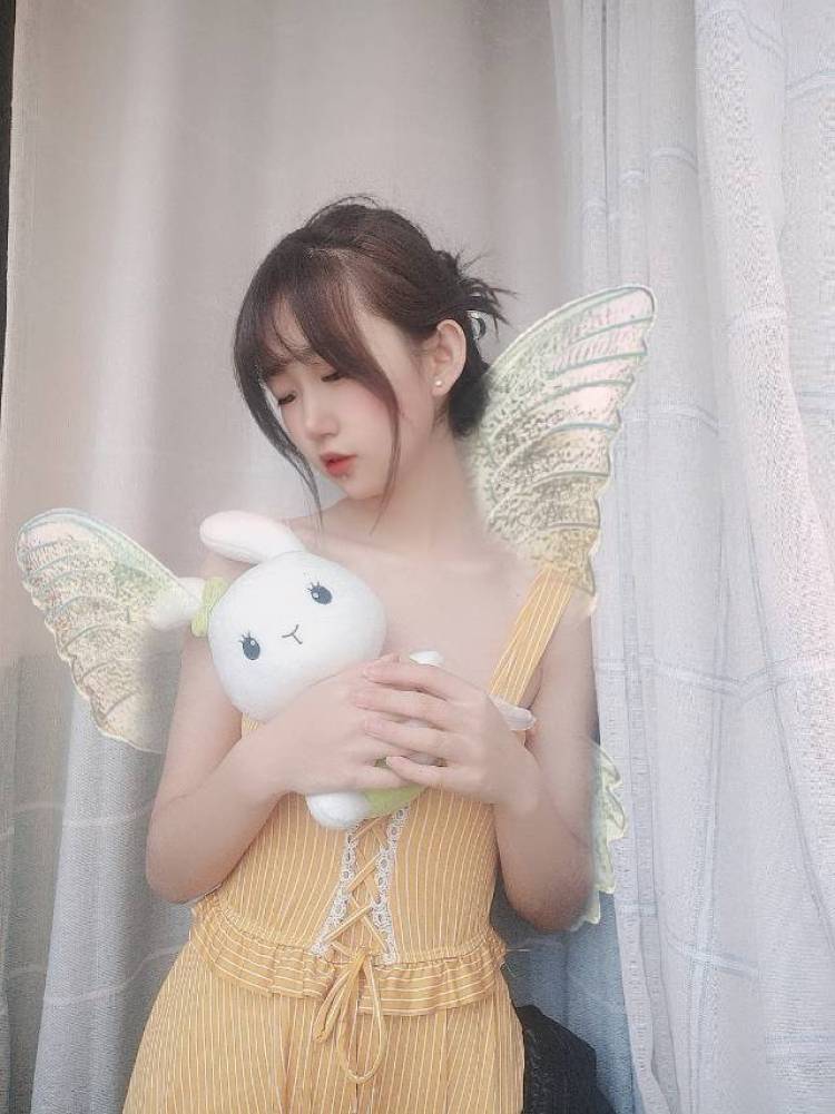 E.T-贵州省·贵阳市·南明区-抖音 ***-寄拍模特 可寄拍衣服 美瞳 手链 耳环 项链
可接单网拍模特