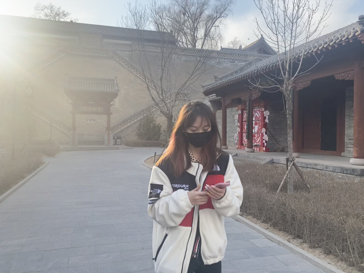 Ashley--山西省·忻州市·忻府区--本人身高167 体重94斤 舞蹈专业在校大学生 可以接单素人接拍 买家秀 卖家秀详情页等等 出图快 文案可自行编辑