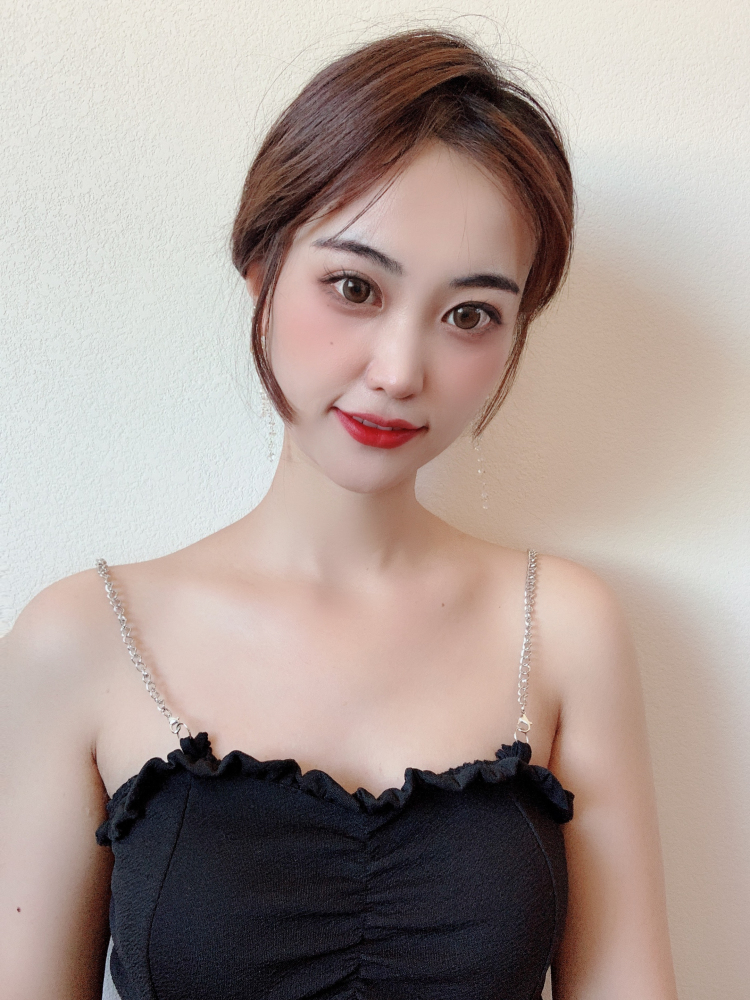 小豆崽儿-辽宁省·鞍山市·铁东区--只接寄拍,买家秀等等
可出外景,奶茶店、咖啡厅、商场等等
出图快
鞋子服装包包配饰等等(不接内衣、性感睡衣)
风格:可盐可甜可御
