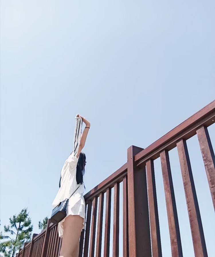 A小阿东🌸-河南省·周口市·商水县-快手-会认真拍照修图99年小姐姐  身高167体重106
自由职业 服装买家秀寄拍优先考虑呀 可尝试各种风格
