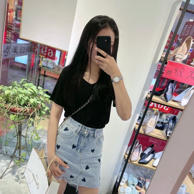 A小阿东🌸-河南省·周口市·商水县-快手-会认真拍照修图99年小姐姐 身高167体重106
自由职业 服装买家秀寄拍优先考虑呀 可尝试各种风格