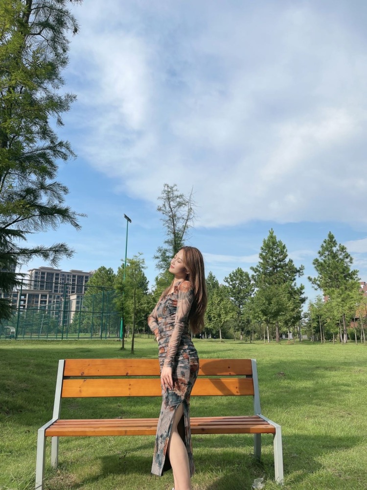 不吃花生-江西省·宜春市·丰城市-抖音 微博 *** -接买家秀 寄拍 衣服 包包 鞋子 饰品都可以!会P图 会拍照 积极寻找适合的场景