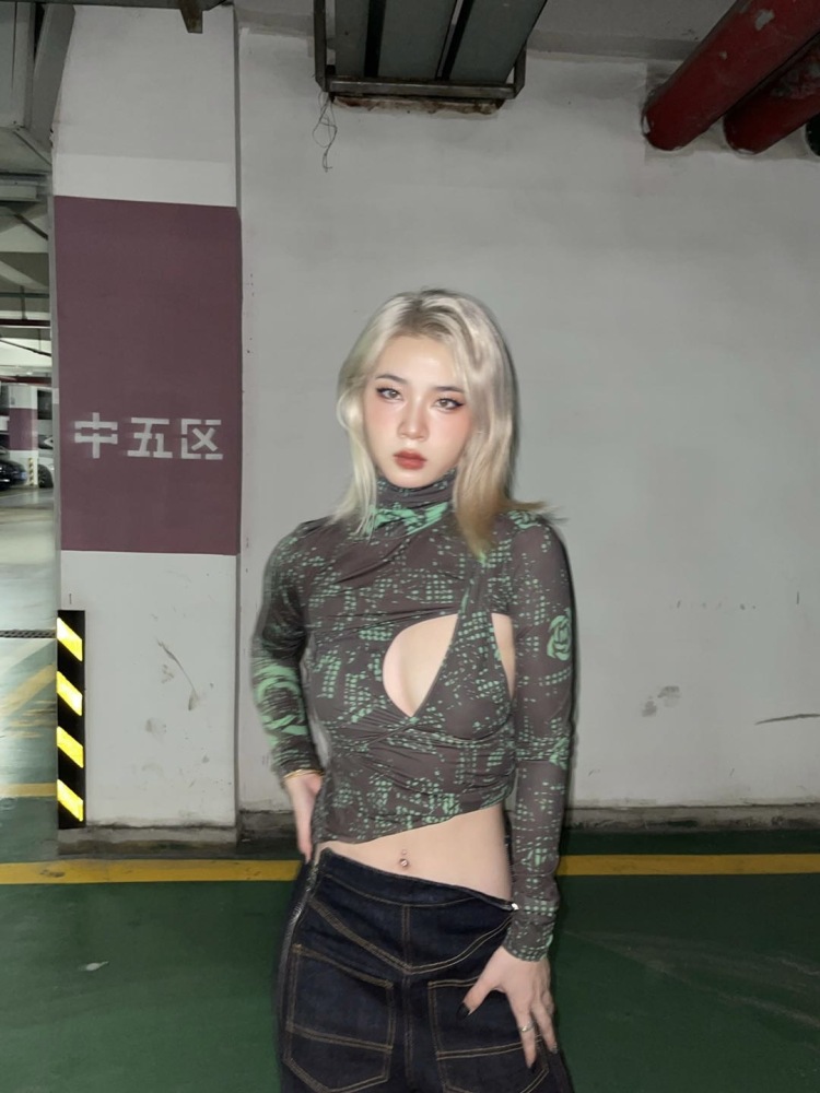 Eliza-广东省·广州市·番禺区--接买家秀寄拍上衣 裙子 帽子 项链包包等 
欧美风美式复古 纯欲风等